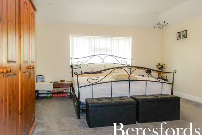End terrace house for sale in Whitchurch Road, Romford