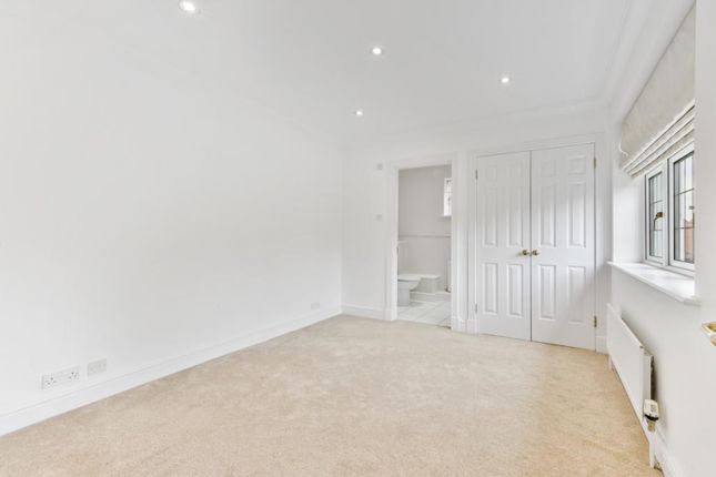 Detached house to rent in Bramble Close, Beckenham