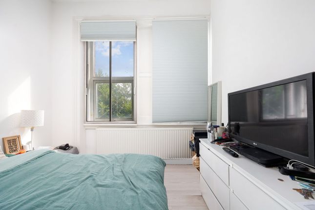 First floor flat, 25, Craven Park, London photo 4