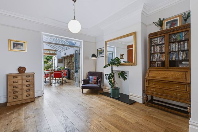 11, Springcroft Avenue, London photo 4