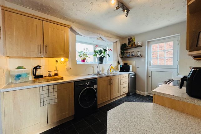 5, Fallowfield, Great Yarmouth photo 3