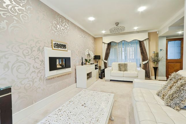 15, Rockwood Road, PUDSEY photo 2