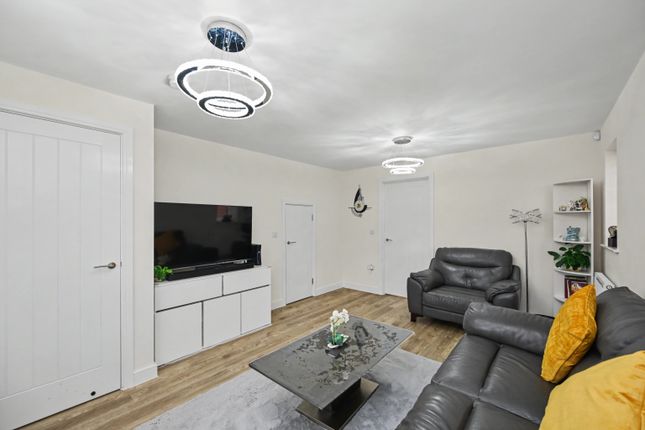 6, Normandy Farm Lane, Rugby photo 3
