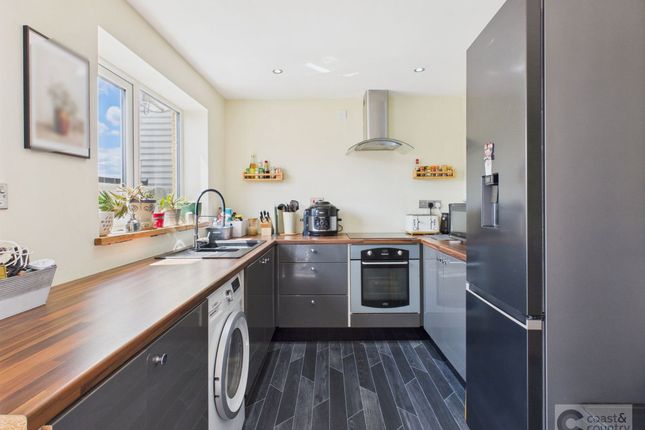 39 Heath Hill, Newton Abbot photo 3