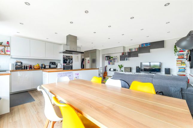 Thumbnail Flat for sale in Whitehaven Close, Bromley