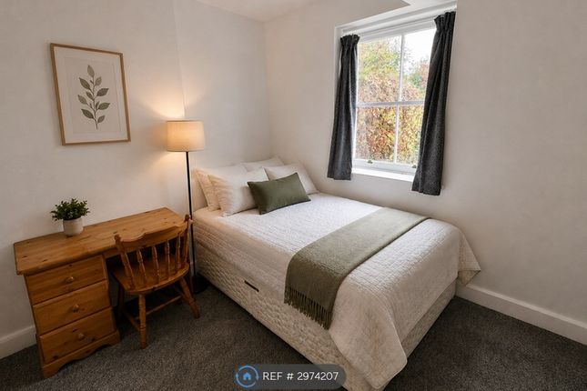 Flat, Broad St, Penryn photo 3