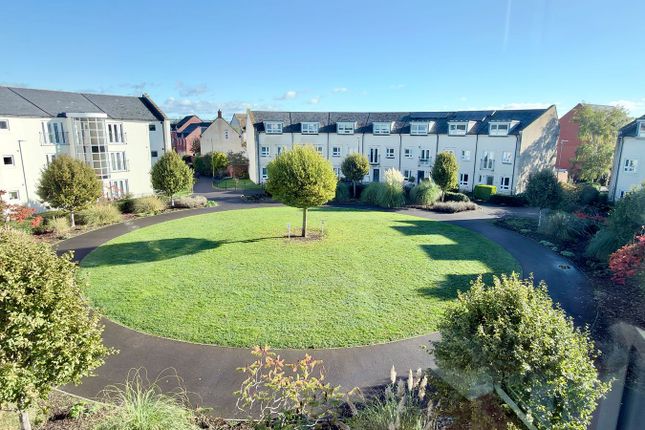 2-bed flat on Victoria Circus, Tewkesbury, £170,000