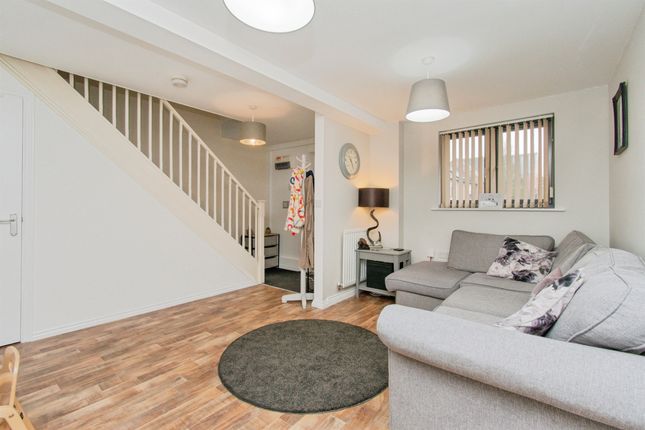 9, Redpoll Drive, CASTLEFORD photo 2