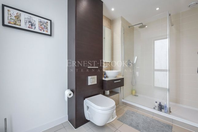 Flat for sale in Roosevelt Tower, Williamsburg Plaza, Canary Wharf
