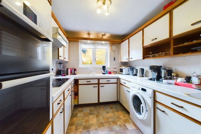 33 The Forresters,, Winslow Close, Pinner photo 2