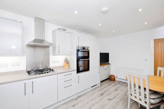 10, Lady Drive, Camborne photo 3