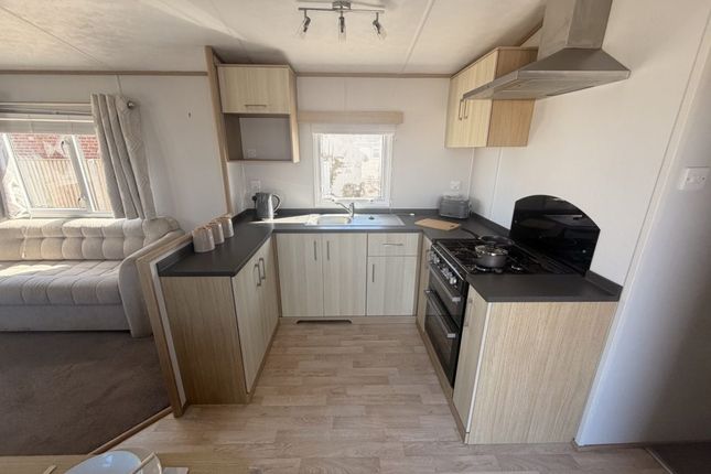 Manor Road, Caister-on-Sea photo 2
