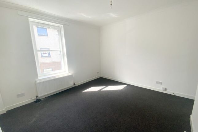 14C, Lade Street, Largs photo 2