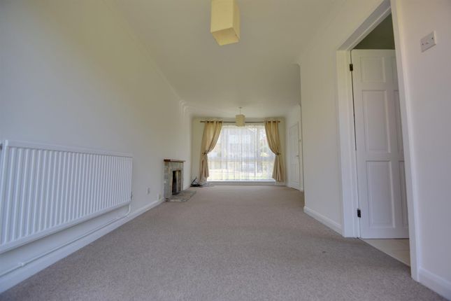12, Ashlyn Close, Hertfordshire photo 3