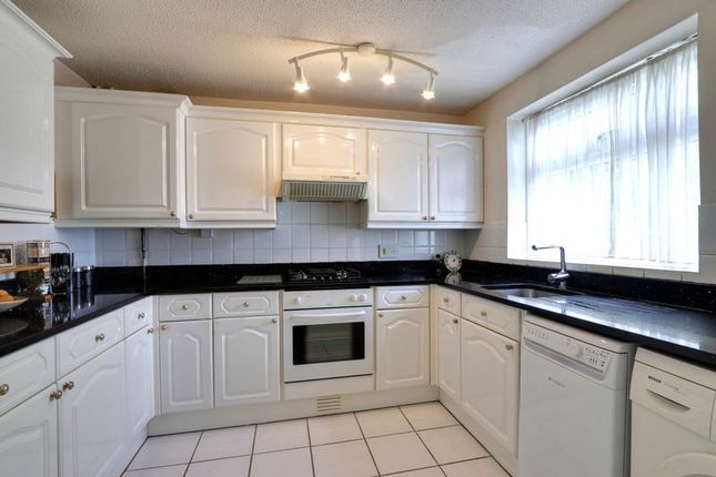 69, Elmgrove Crescent, Harrow photo 4