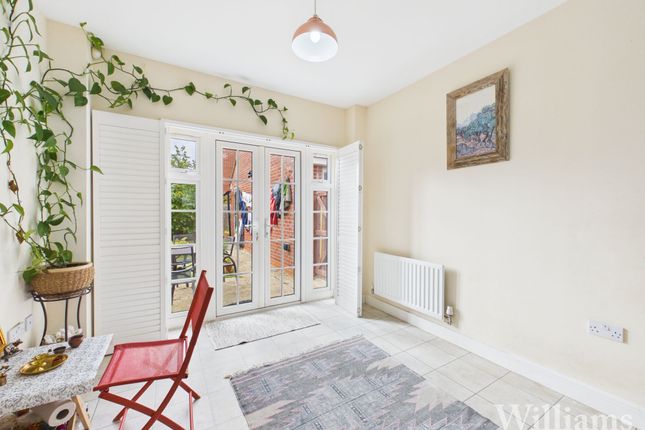 44 Siddington Drive, Aylesbury photo 3