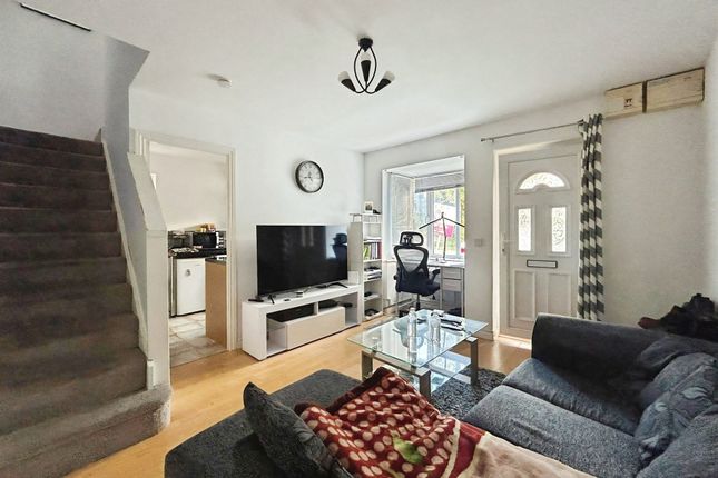 6, Burnet Close, Swindon photo 2