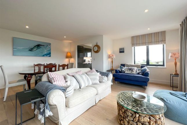 5 The Beach, Kuggar, Helston photo 4