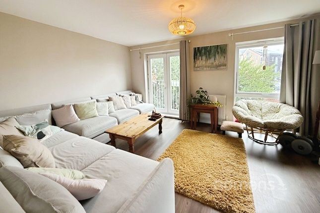 8, Risinghurst Mews, Hampshire photo 2