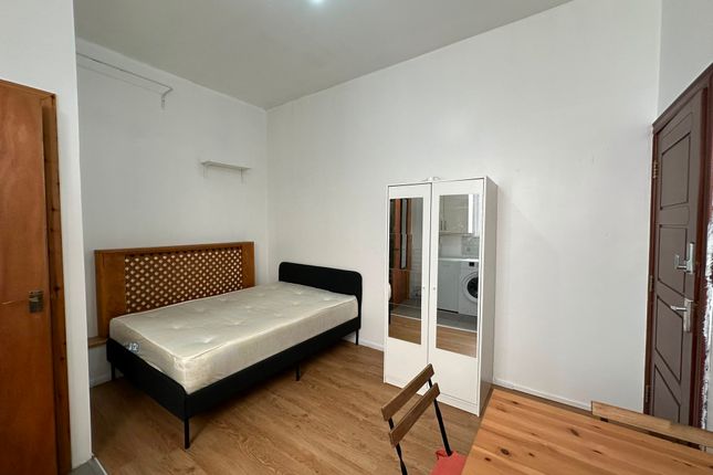 Hoxton Street, London photo 2
