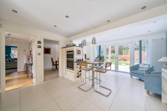 36, Holmbury Avenue, Berkshire photo 3