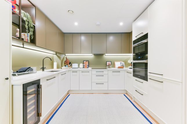 5 Lockgate Road, London photo 2