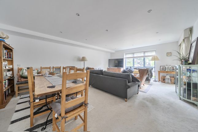 8 Regency House, Humphris Place, Cheltenham photo 3