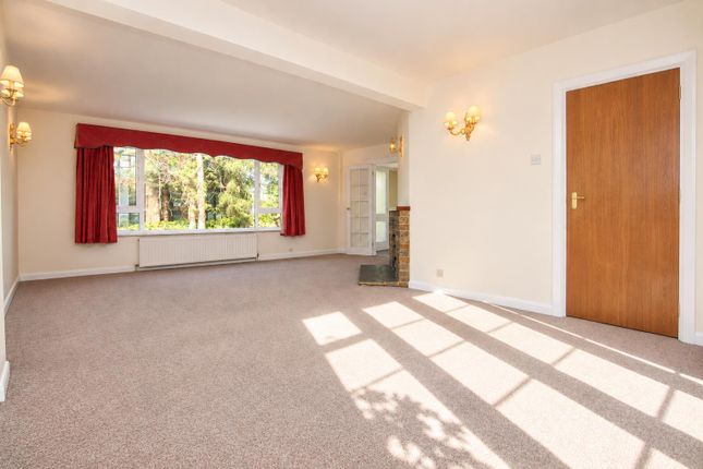 4 Parkers Hill, ASHTEAD photo 4
