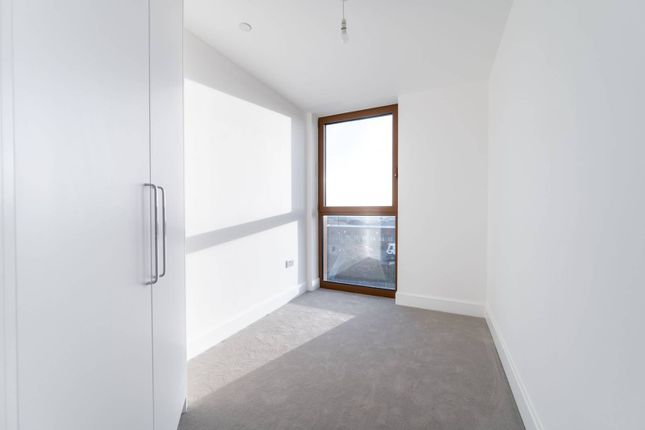 Thumbnail Flat for sale in Kensal View, Willesden