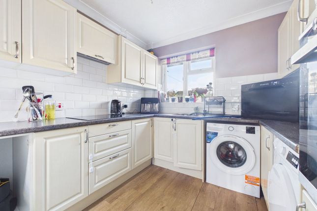 40, Test Road, Lancing photo 3