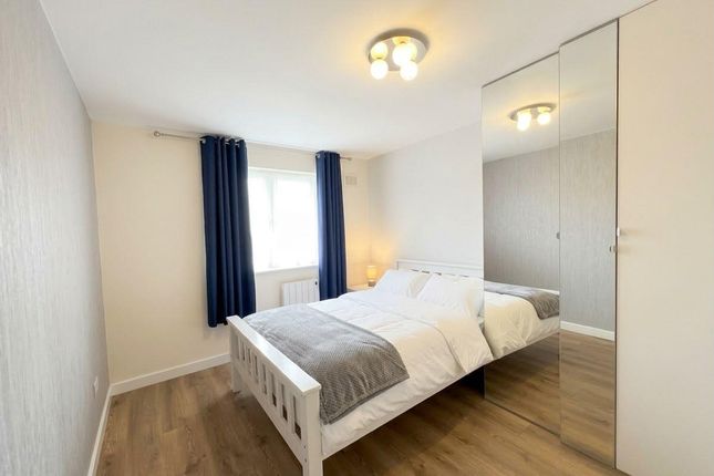 Flat 20, Brunel House, Harrow Road, London photo 2