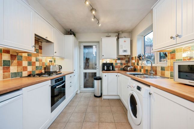 12, Ingram Close, Bedford photo 4