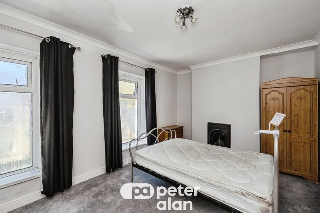 24, Farm Road, Neath photo 4