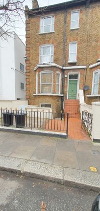 Flat to rent in Queensdale Road, Kensington, London