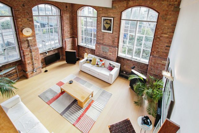 60 Fairfield Road, London photo 2
