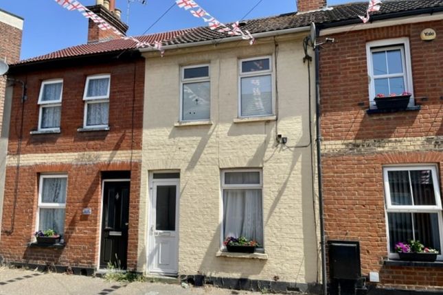 2-bed house on 10 Hordle Place, Harwich, £80,000