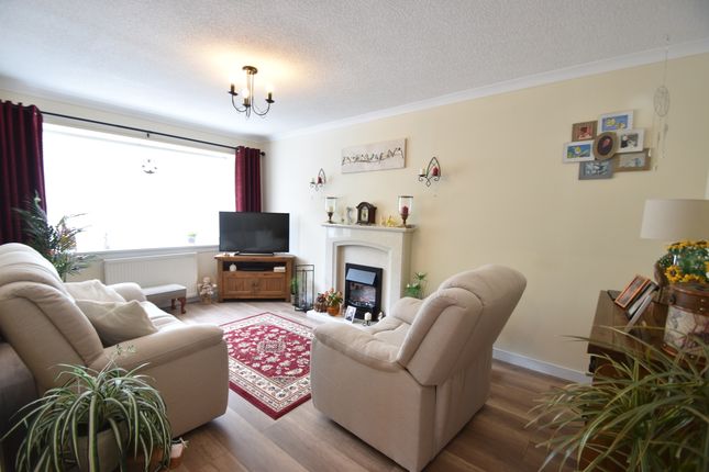 18, Heatherwood, Seafield photo 2