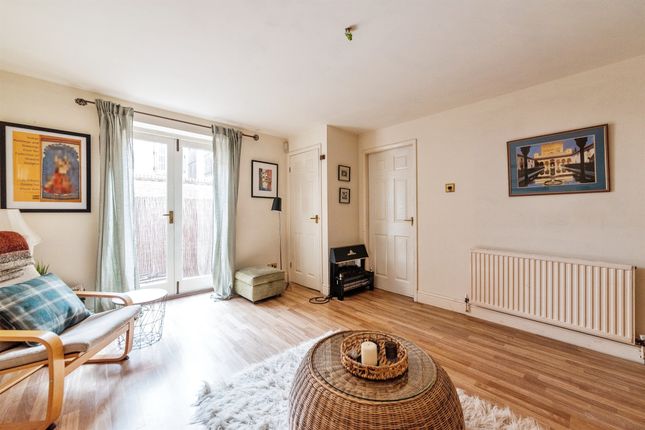 Town house for sale in Stodman Mews, Newark