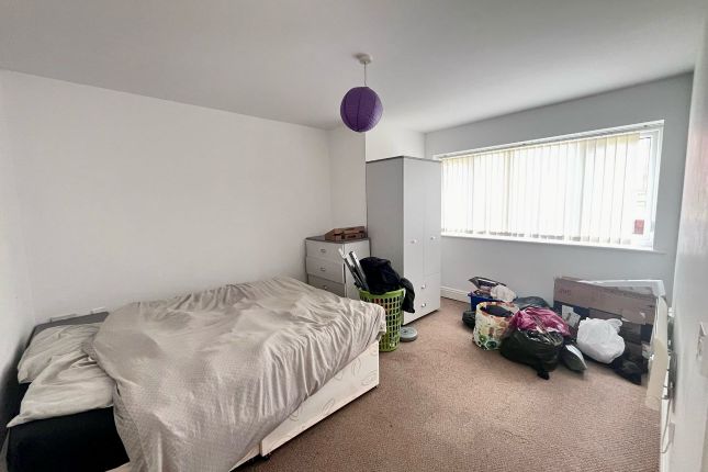 Flat for sale in Plymouth Point, Manchester