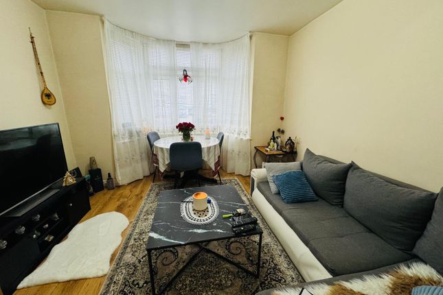 23, Leybourne Road, London photo 4