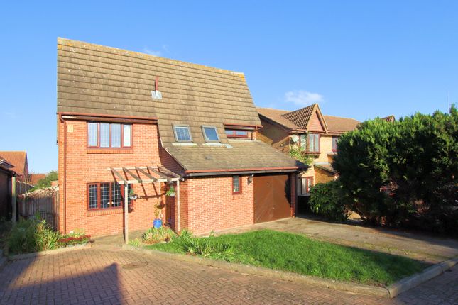 Detached house for sale in Mistletoe Close, Croydon