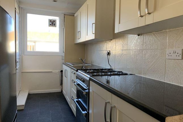 Flat for sale in Freshwater Court, Lady Margaret Road, Southall
