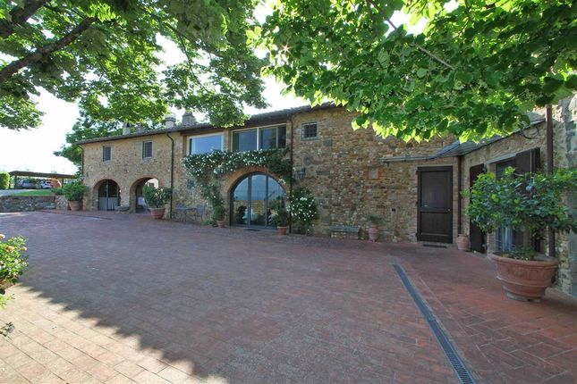Villa for sale in Restored Farmhouse Near Florence, Tuscany, San Casciano, Italy