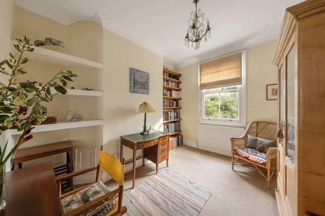 17, Mercia Grove, London photo 4