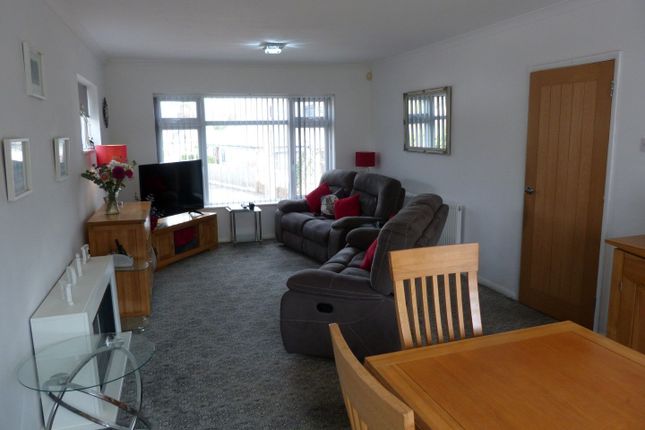 17 Dane Court Gardens, Broadstairs photo 3