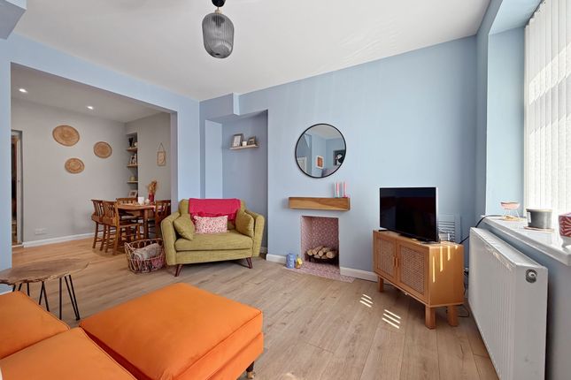 17 Wood Street, Newport photo 2