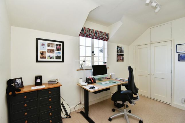Bedroom3.Jpg