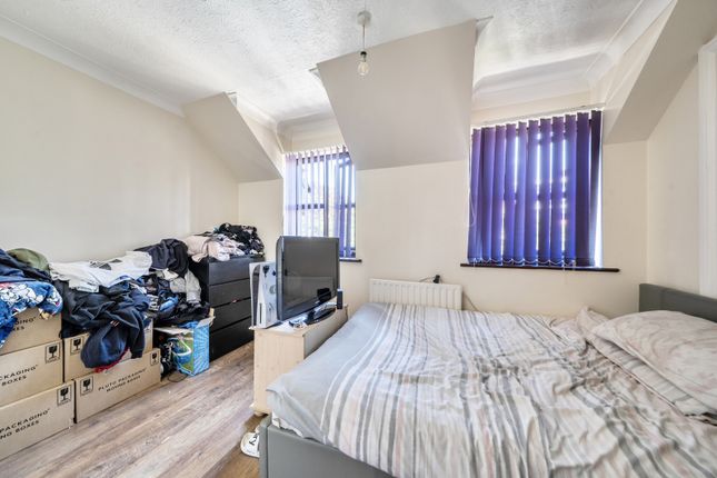 16, Tintagel Gardens, ROCHESTER photo 2