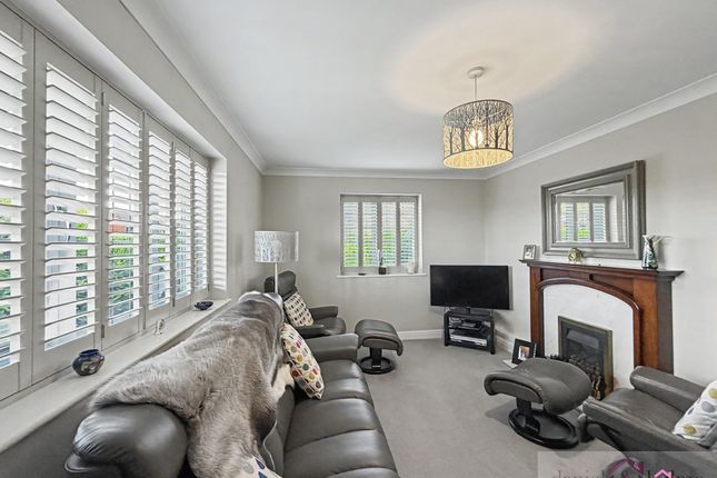 1, Hampton Court, Leek, Staffordshire, ST13 8XZ photo 4