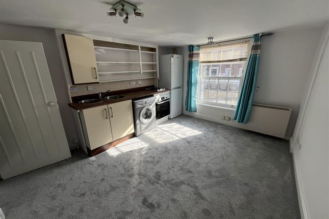 Flat for sale in Wallingford Street, Wantage, Oxfordshire